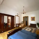 Historic Apartment In Loeffler Palace