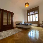 Historic Apartment In Loeffler Palace