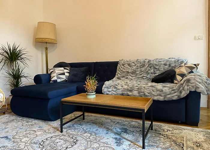 Historic Apartment In Loeffler Palace