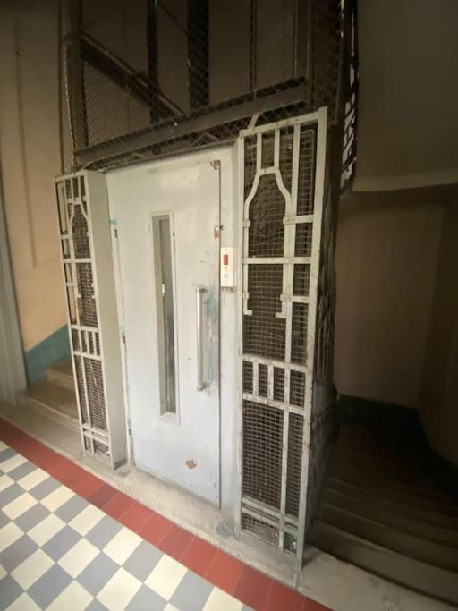 Historic In Loeffler Palace Apartment *