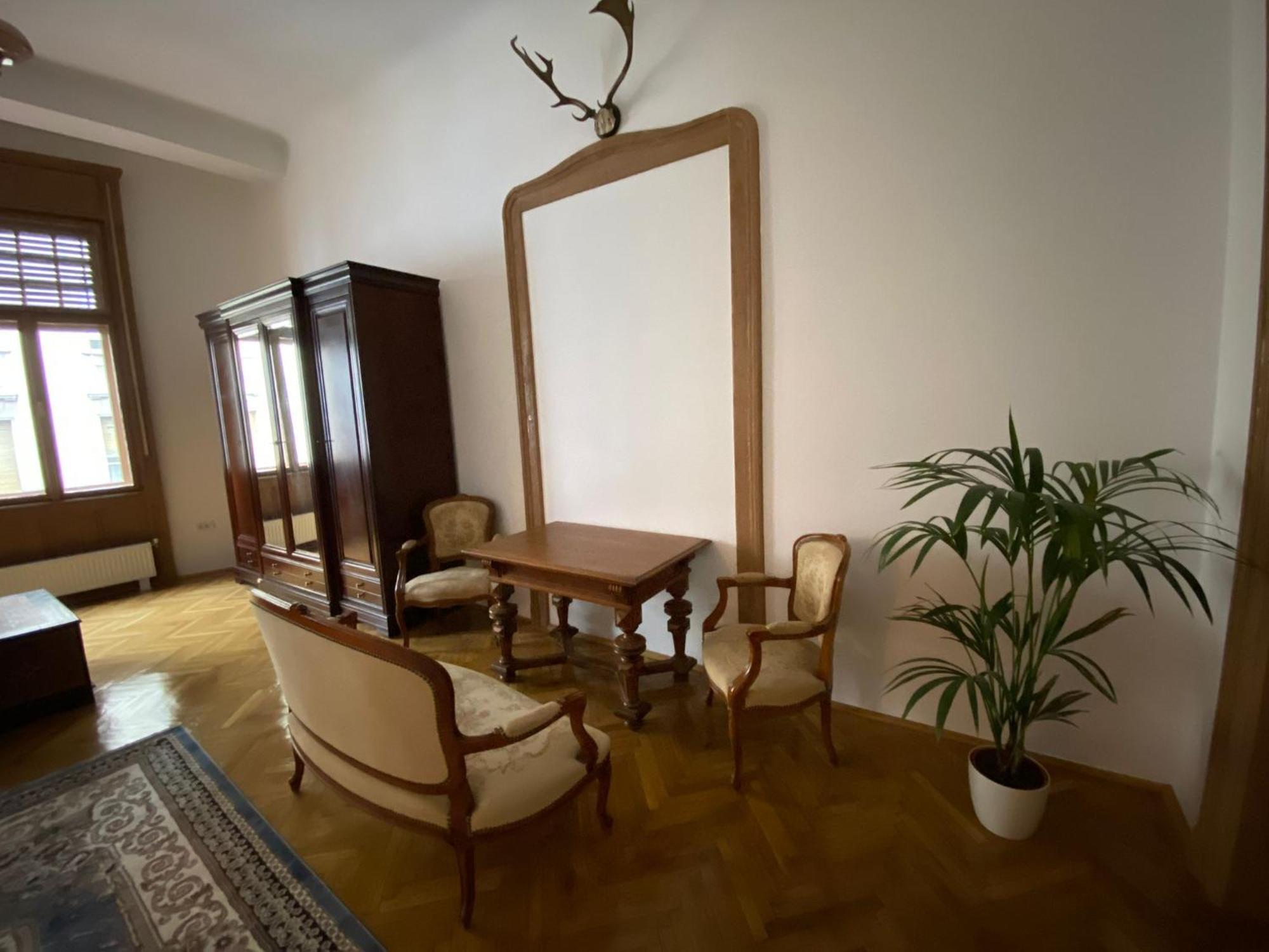 Apartment Historic In Loeffler Palace *